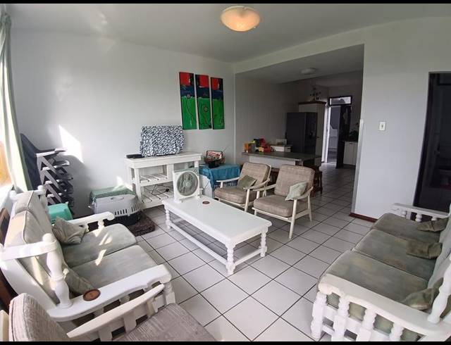 2 BEDROOM APARTMENT FOR SALE IN UVONGO BEACH